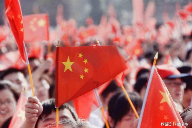 香港警方突击搜查252个娱乐场所,拘捕347人